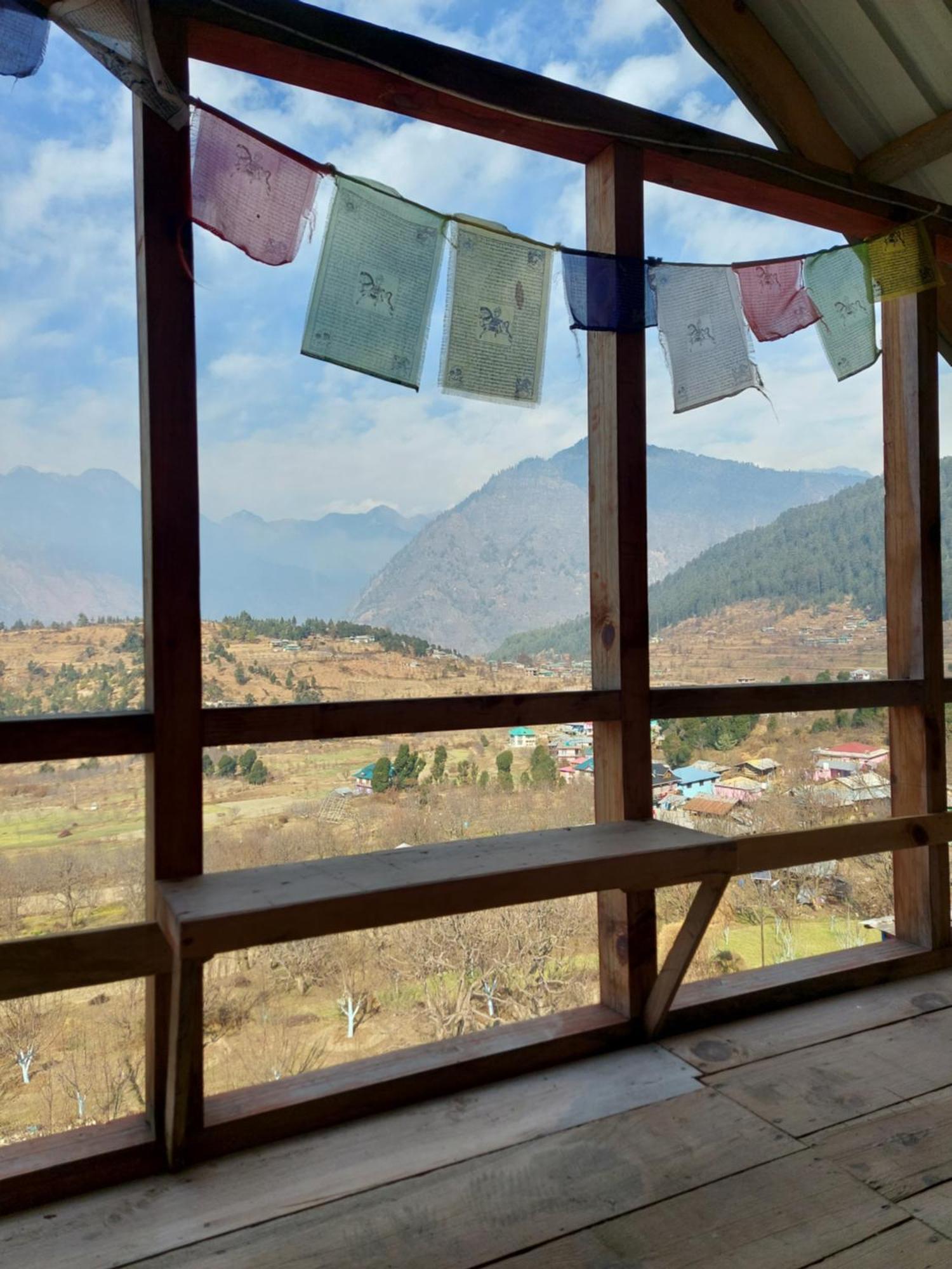 Sukun Hostel Sainj Exterior photo